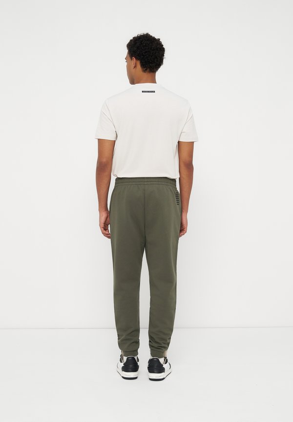EA7 Emporio Armani