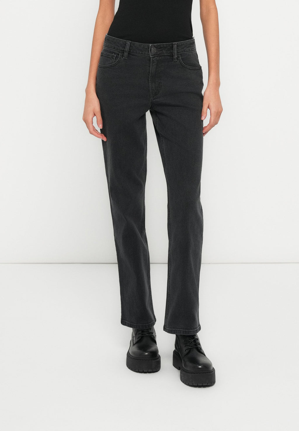 Hollister Co. STRAIGHT