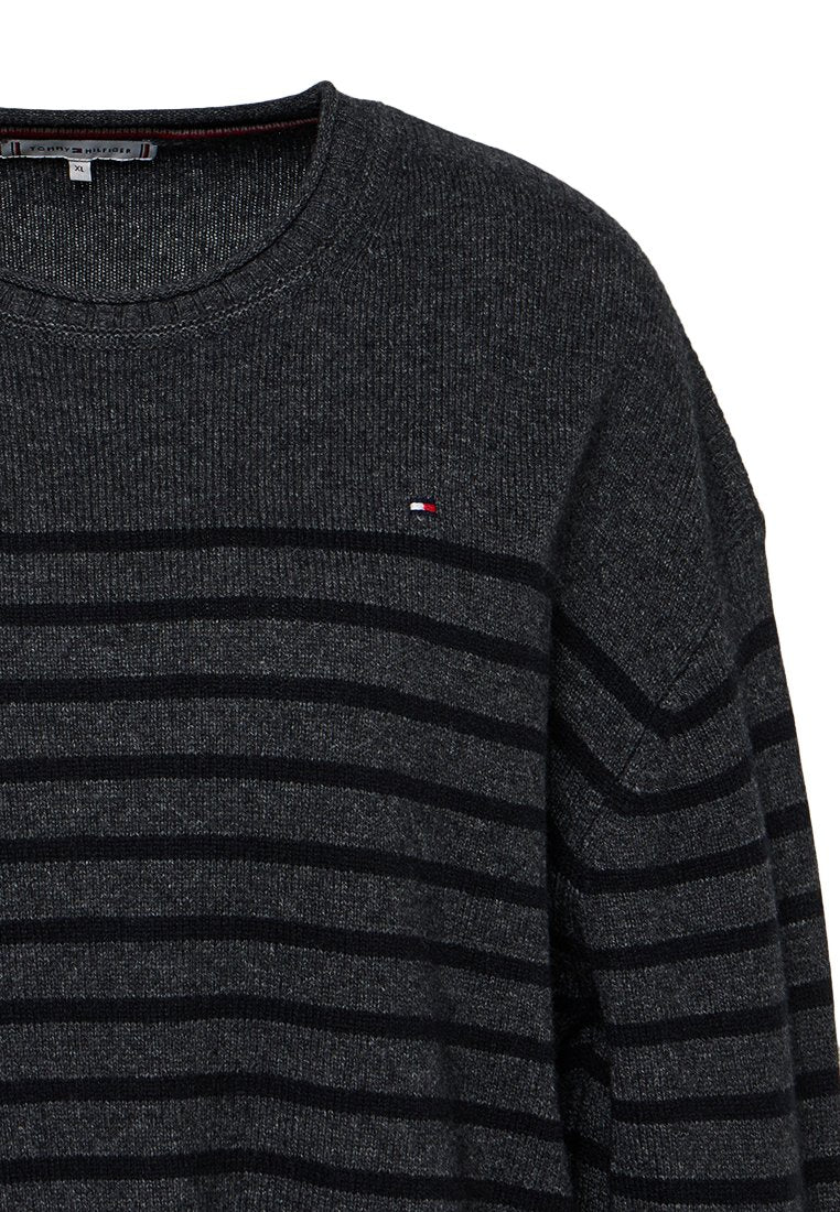 RELAXED FIT  Media 3
