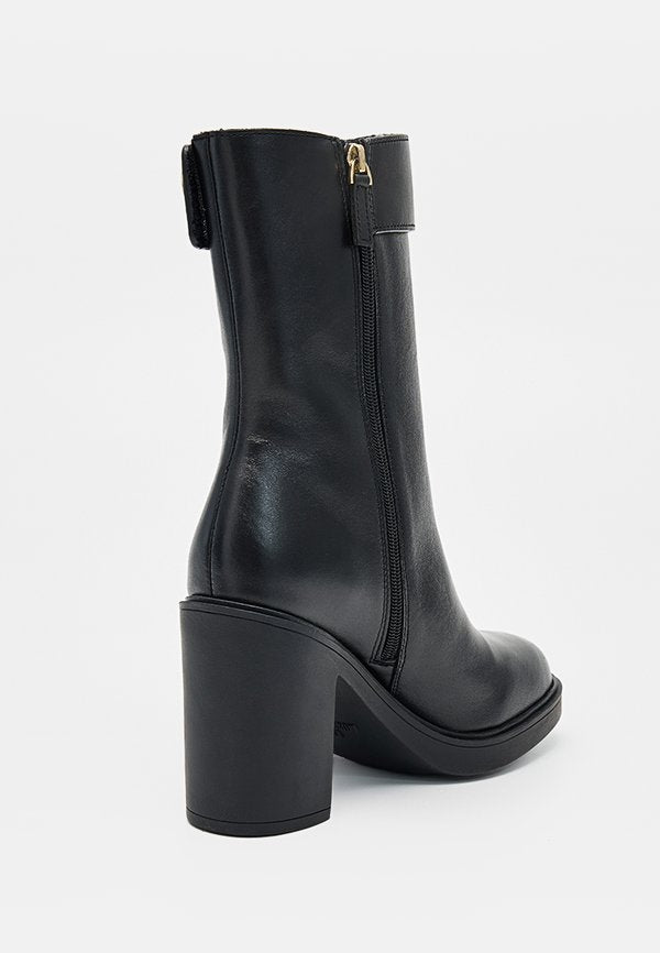 Love Moschino