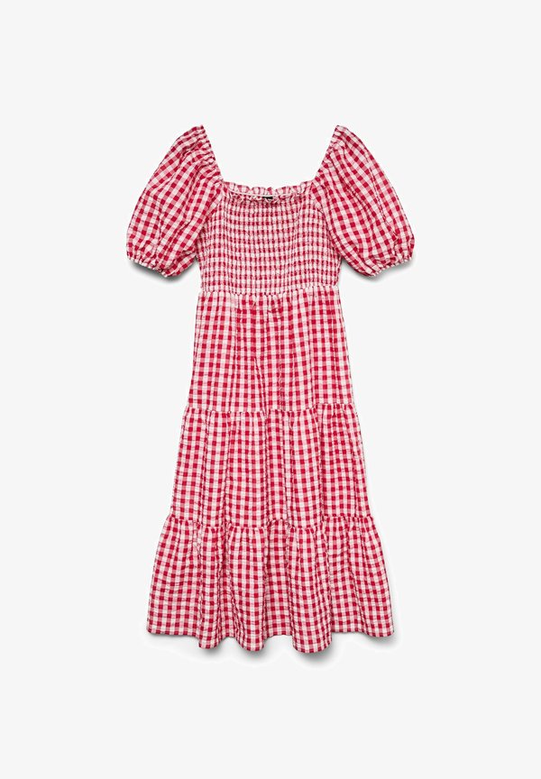 Vero Moda Curve GESMOKTES KLEID VMCCARRIE LANGES KLEID - Day dress - crimson