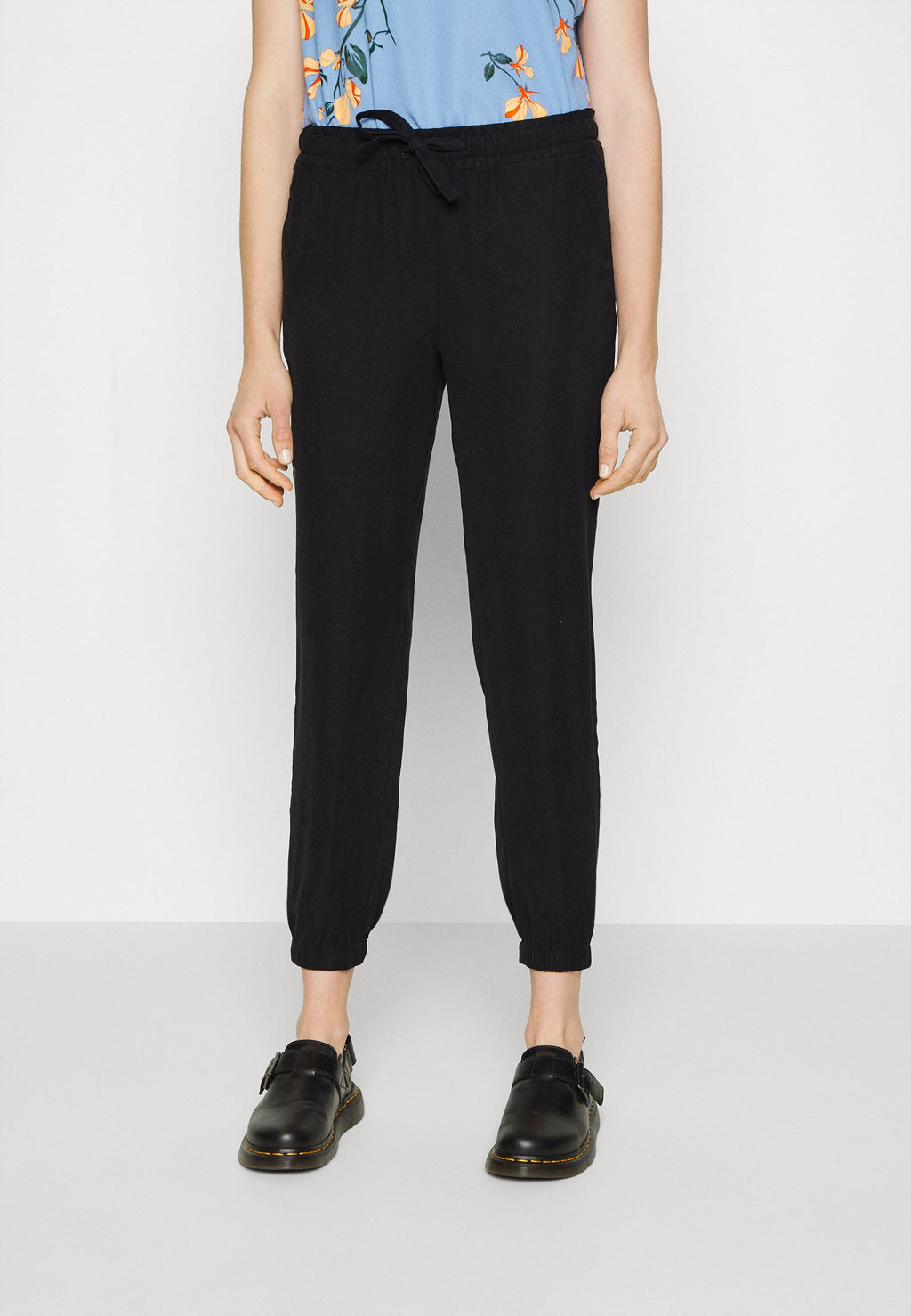 ONLARIS LIFE PULL UP PANT Media 3