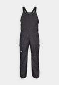Schwarze wasserdichte Latzhose mit verstellbaren Schulterträgern, Cargo-Taschen und einem Logo auf der linken Seite. Hergestellt aus einem glatten, strapazierfähigen Stoff.