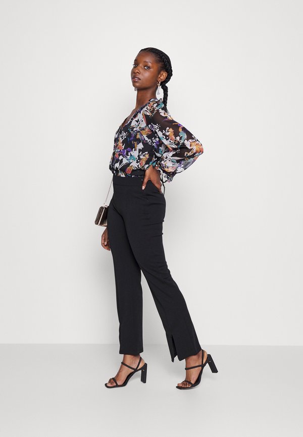 Vero Moda Petite VMKAYA V-NECK SHIRT