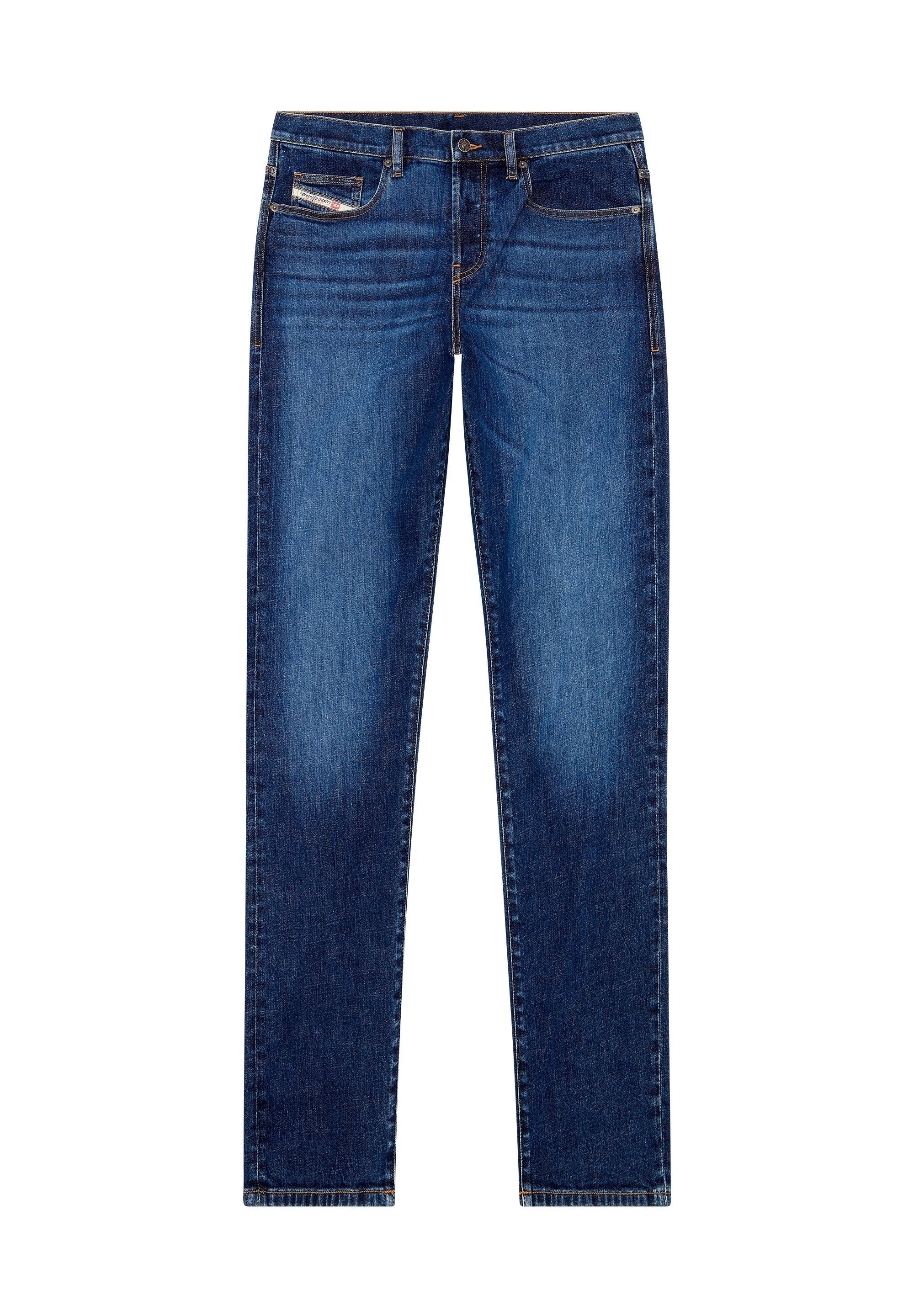 Dunkelblaue Denim-Jeans mit geradem Bein, ausgestattet mit Kontrastnähten, fünf Taschen und einem Reißverschluss. Glatte Textur, ohne erkennbare Muster.