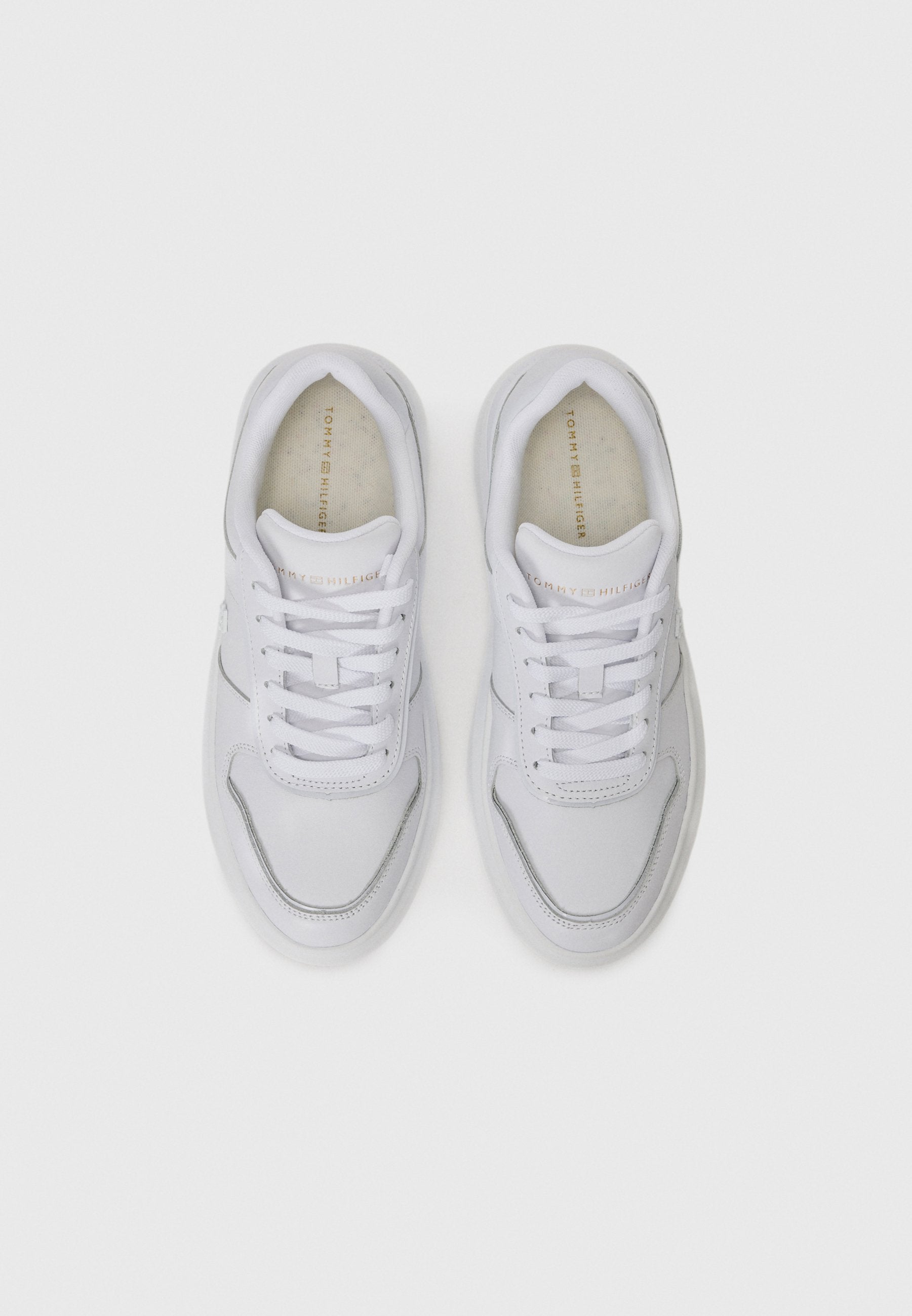 SNEAKER Media 4