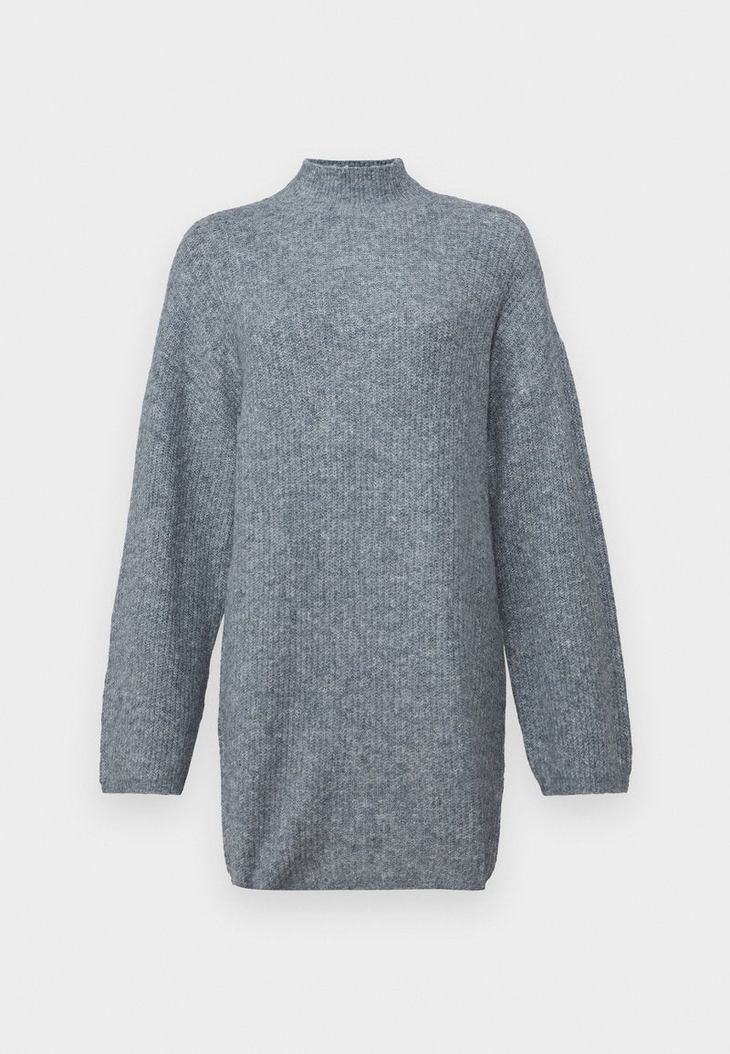 Knitted Long Media 1
