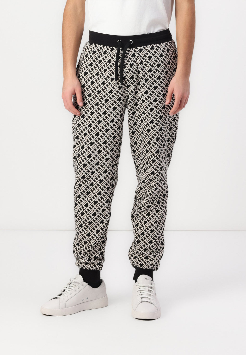 MONOGRAM UNISEX Media 2
