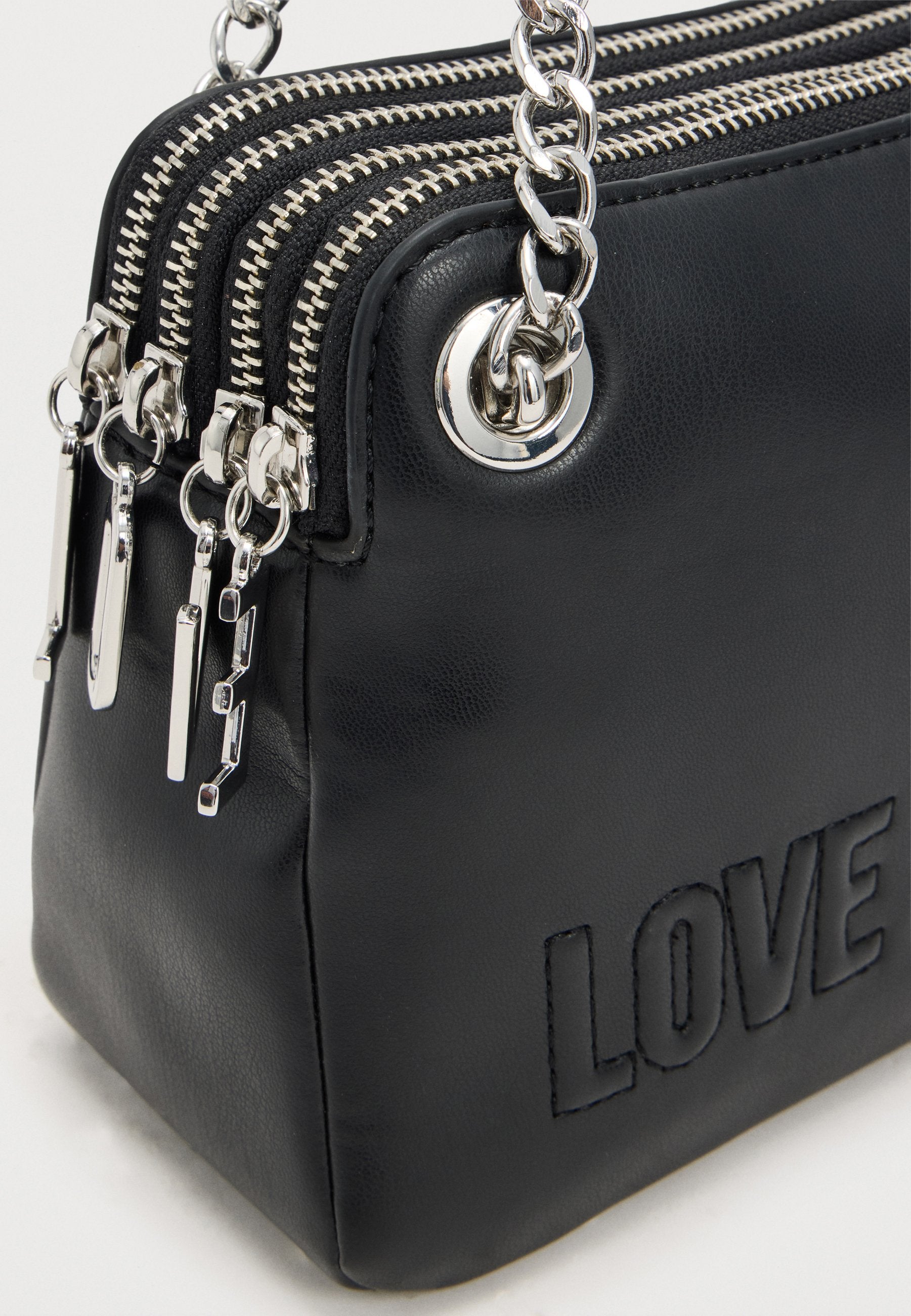 Love Moschino