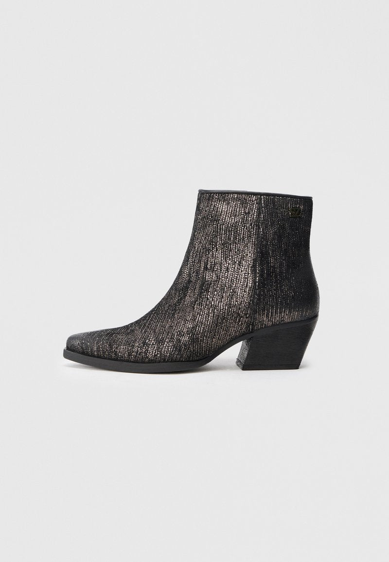 Lazamani Stiefelette Media 1