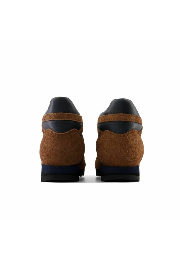 New Balance RAINIER