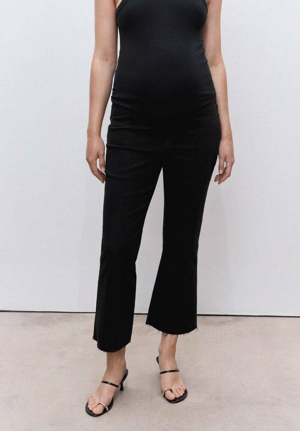 Mango CIĄŻOWE FLARE CROP - Bootcut jeans - black denim