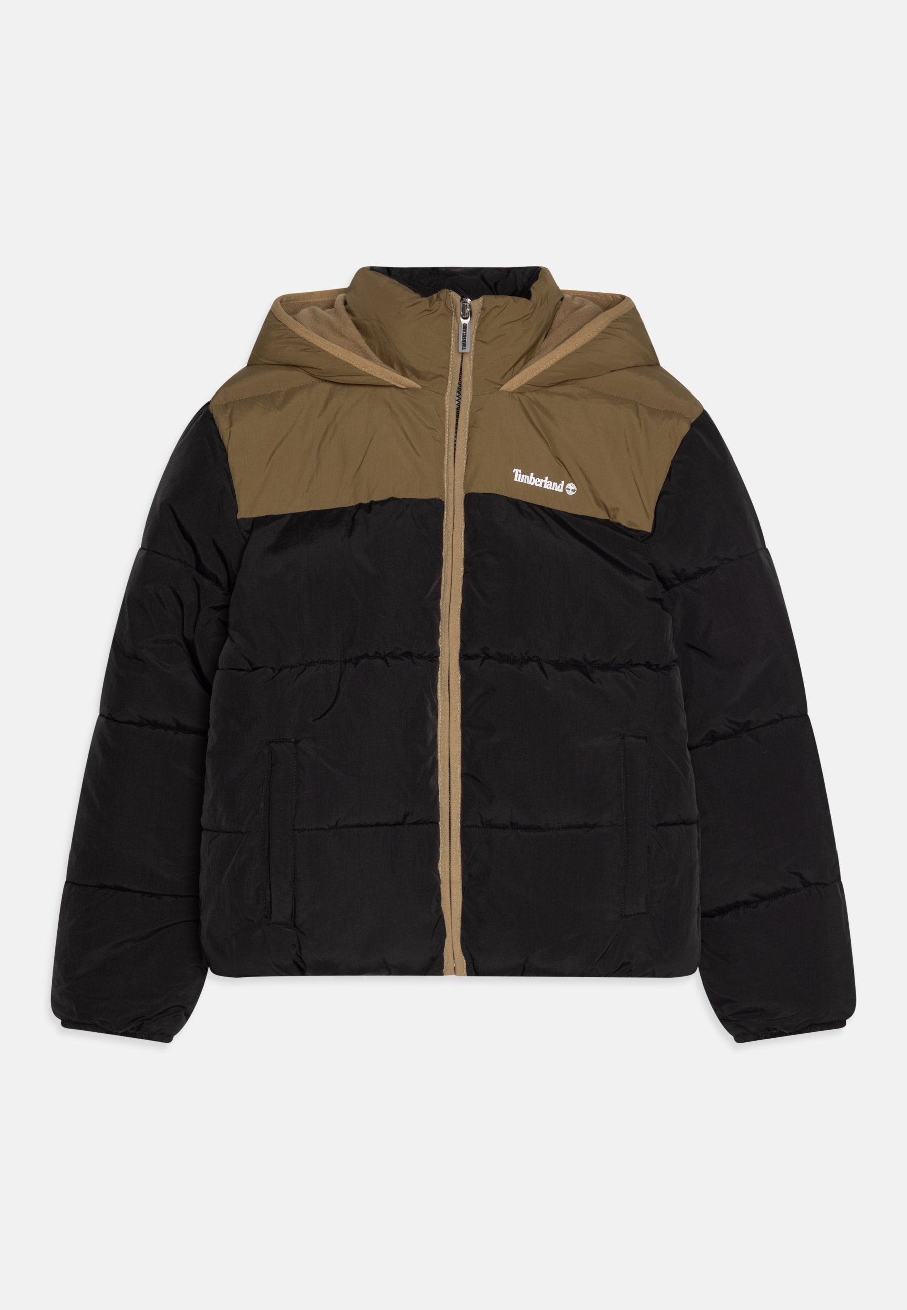 Daunenjacke mit schwarzem Körper und khakifarbenem Schulterbereich. Verfügt über einen Reißverschluss vorne, eine Kapuze und zwei Fronttaschen. Hat eine gesteppten Textur.