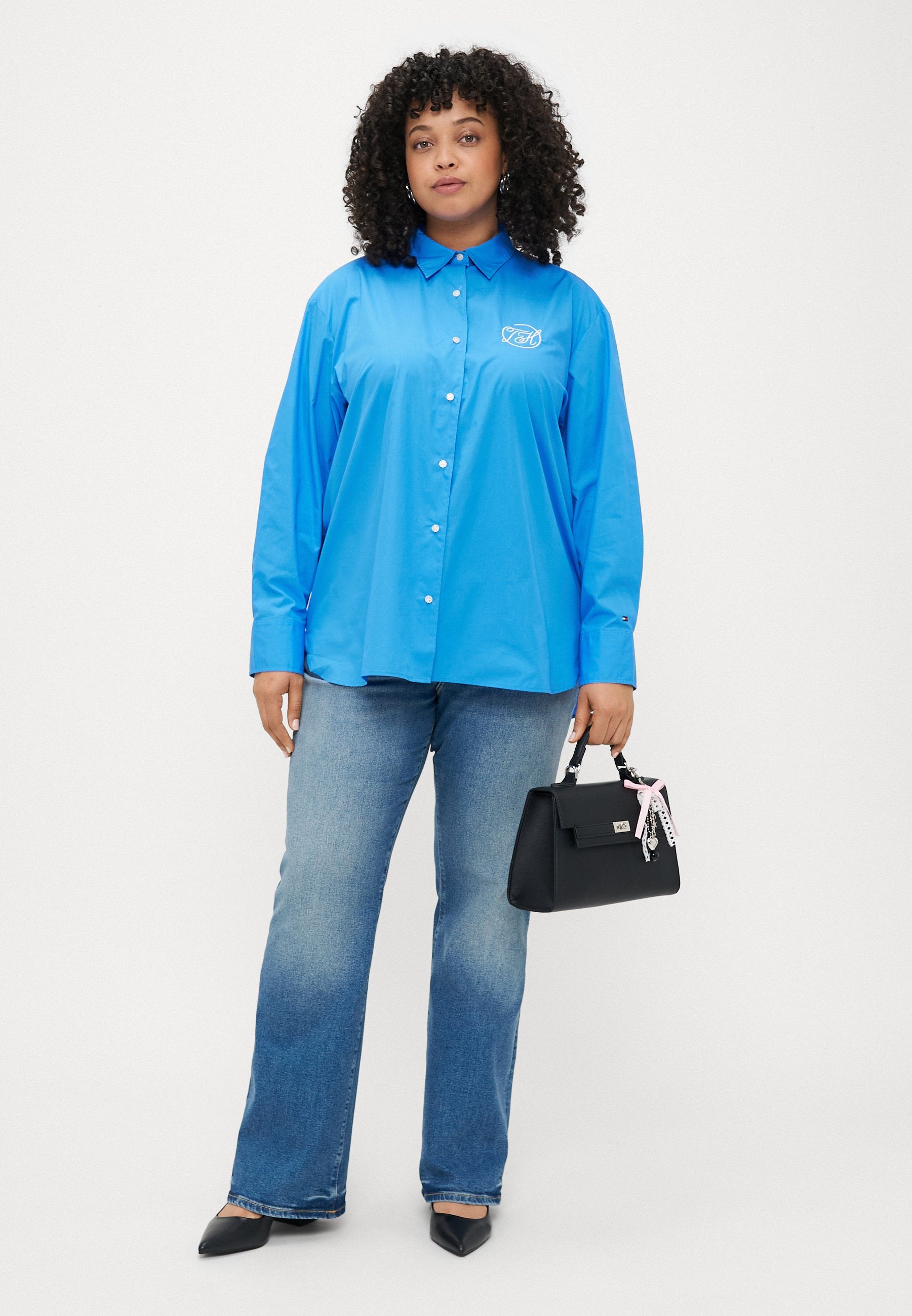 CURVE OVERSIZED FIT LOGO EMBROIDERY SHIRT Media 2