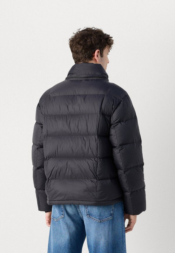 Calvin Klein DETACHABLE HOOD