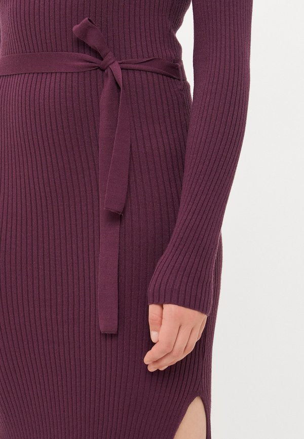 Vero Moda Tall VMSABA V NECK BELT DRESS