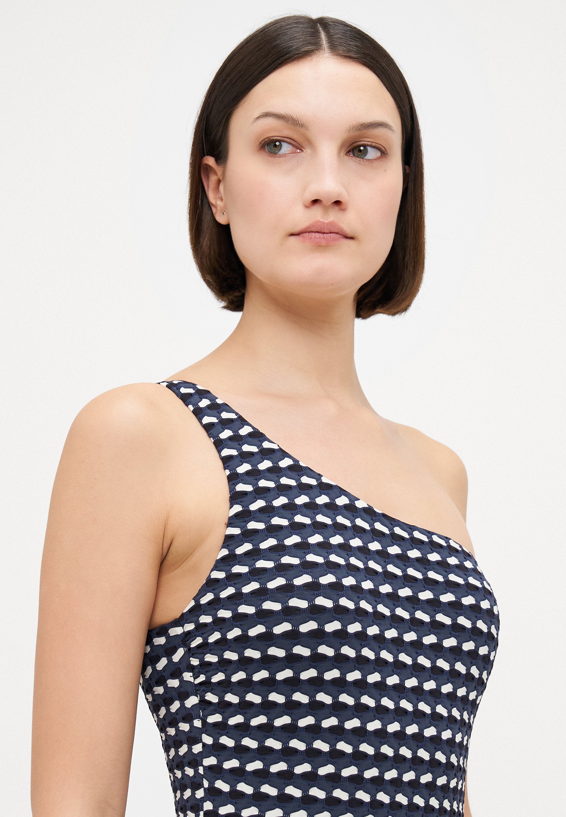 MALA ONE SHOULDER ONE PIECE Media 5