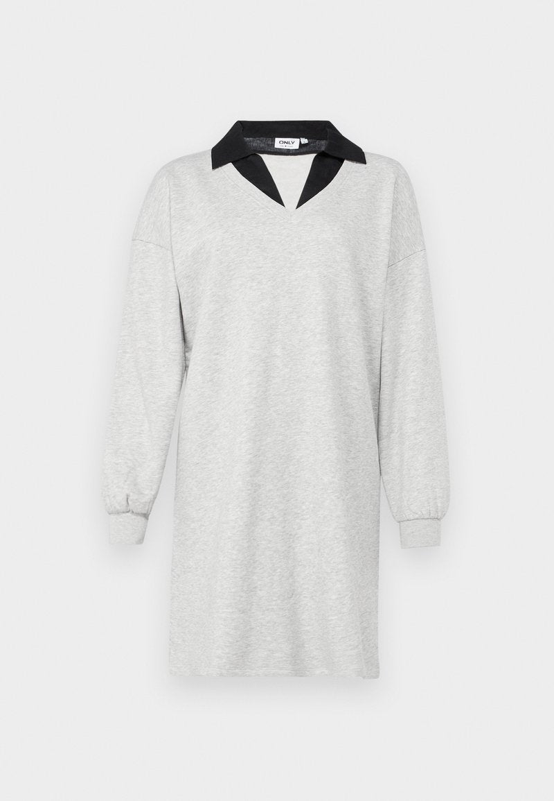 Graues Kleid aus weichem Stoff, mit einem schwarzen V-Ausschnitt und langen, taillierten Ärmeln mit elastischen Bündchen. Schlichtes und lässiges Design.