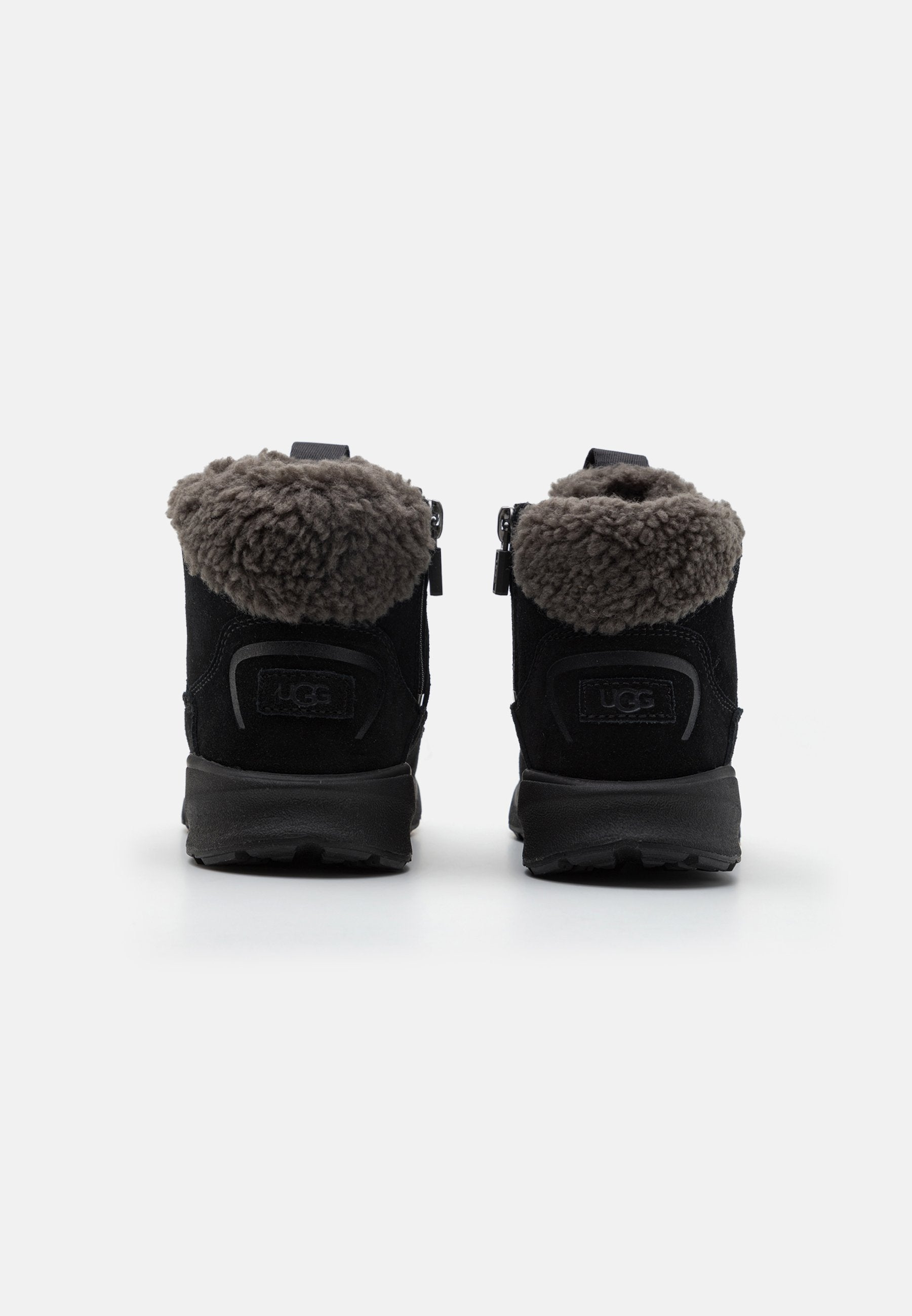 UGG TERRETRAIL COZY LACE UNISEX