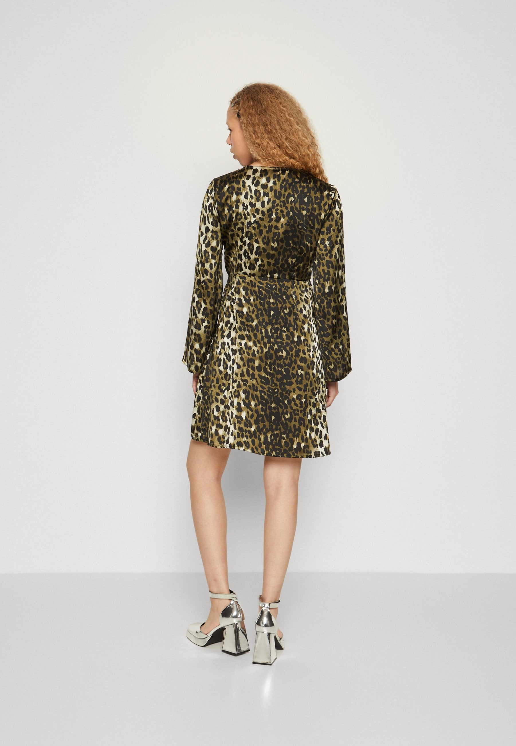 ONLY ONLLINNEA WRAP SHORT DRESS