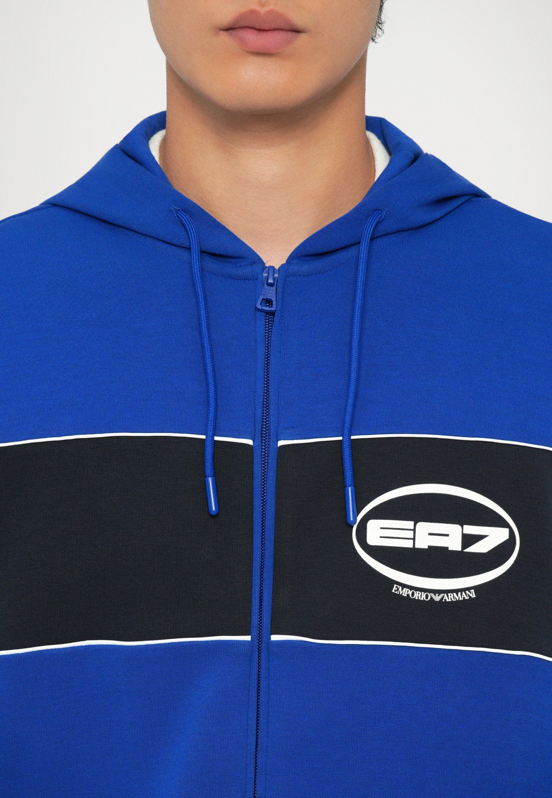 TRAIN LOGO SERIES PIPING HOODIE Media 7