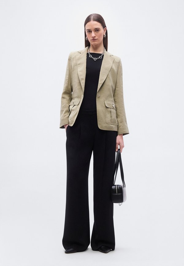 DKNY FUJI