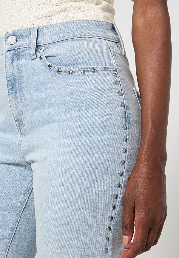 DKNY