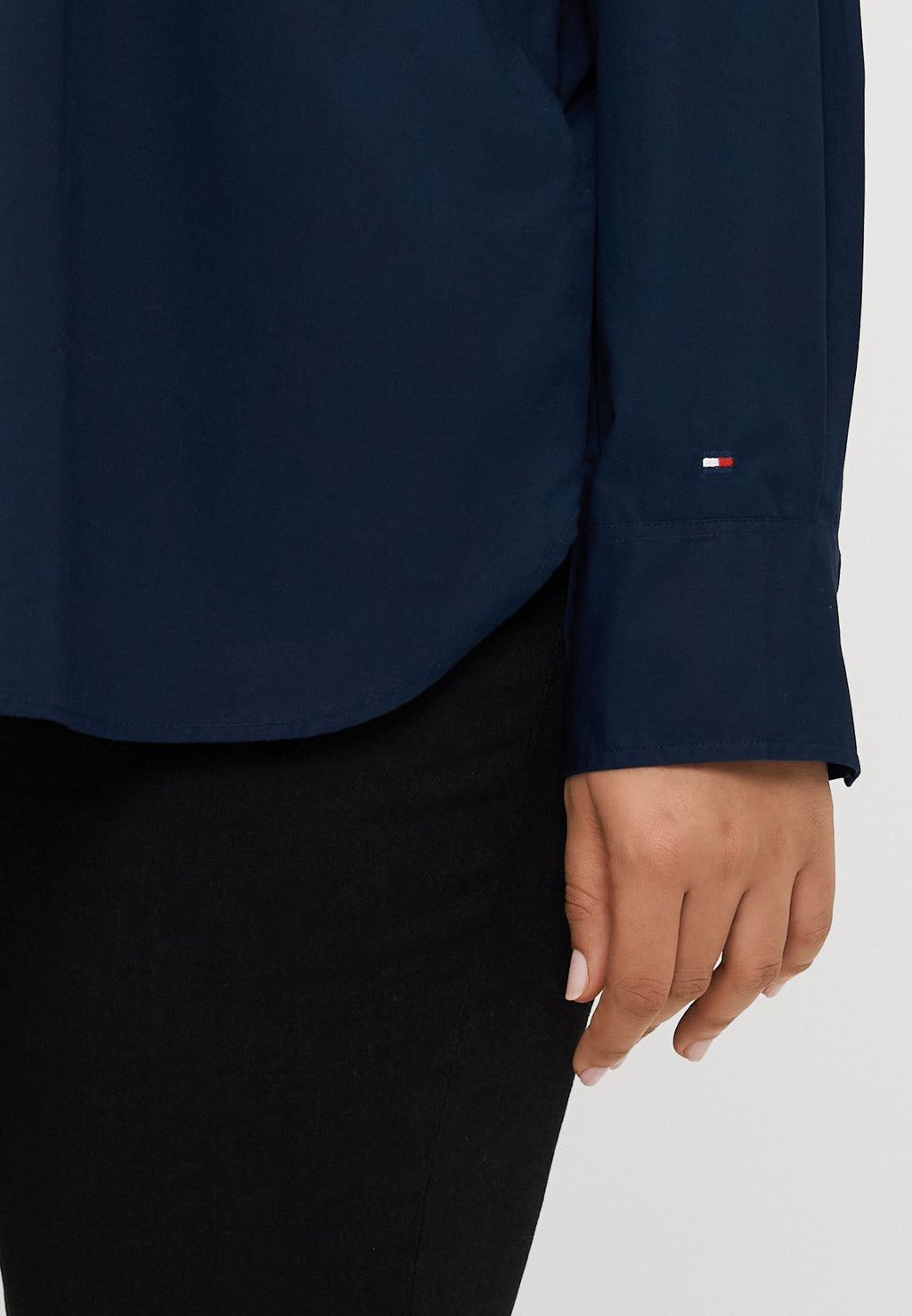 CURVE OVERSIZED FIT LOGO EMBROIDERY SHIRT Media 6