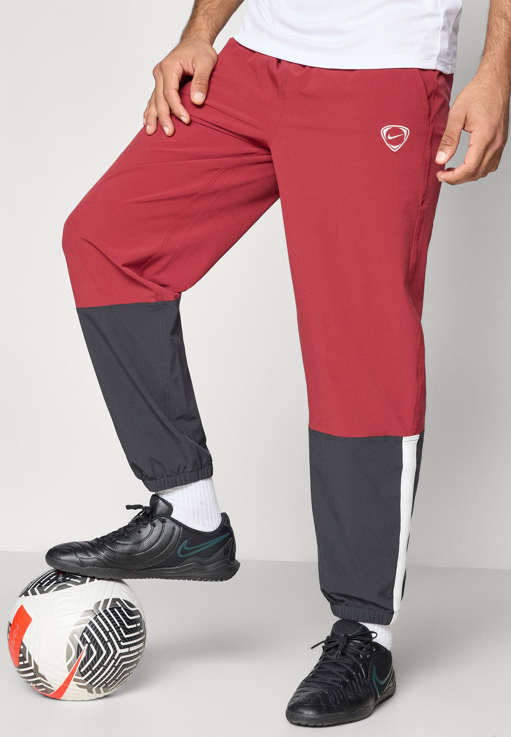 Nike Performance STRIKE+