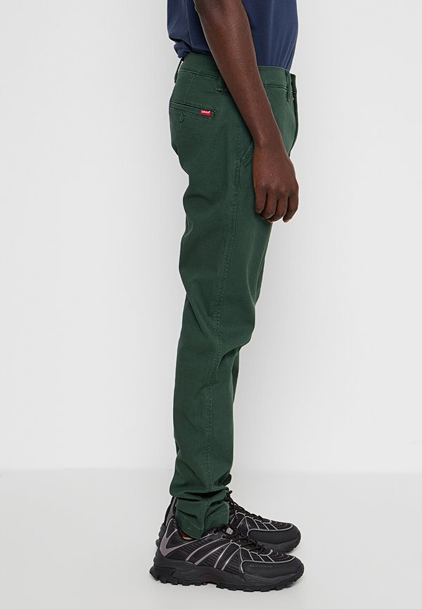 Levi's® SLIM FIT