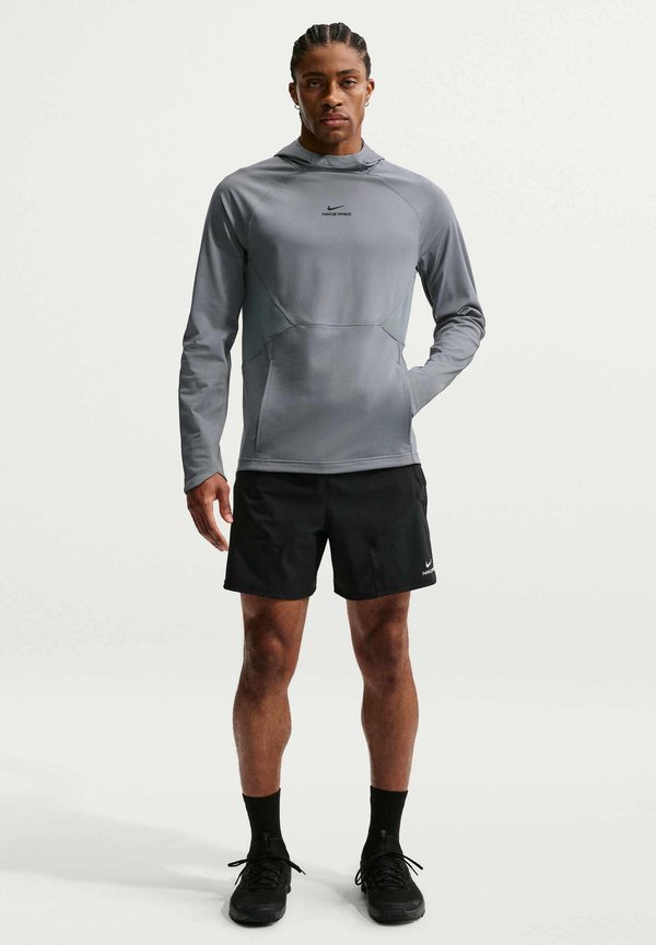 Nike Performance M NP DF NPT MIDLAYER TOP - Hoodie - smoke grey/black