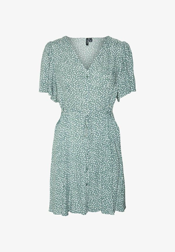 Vero Moda Curve VMCALBA Short - Shirt dress - laurel wreath