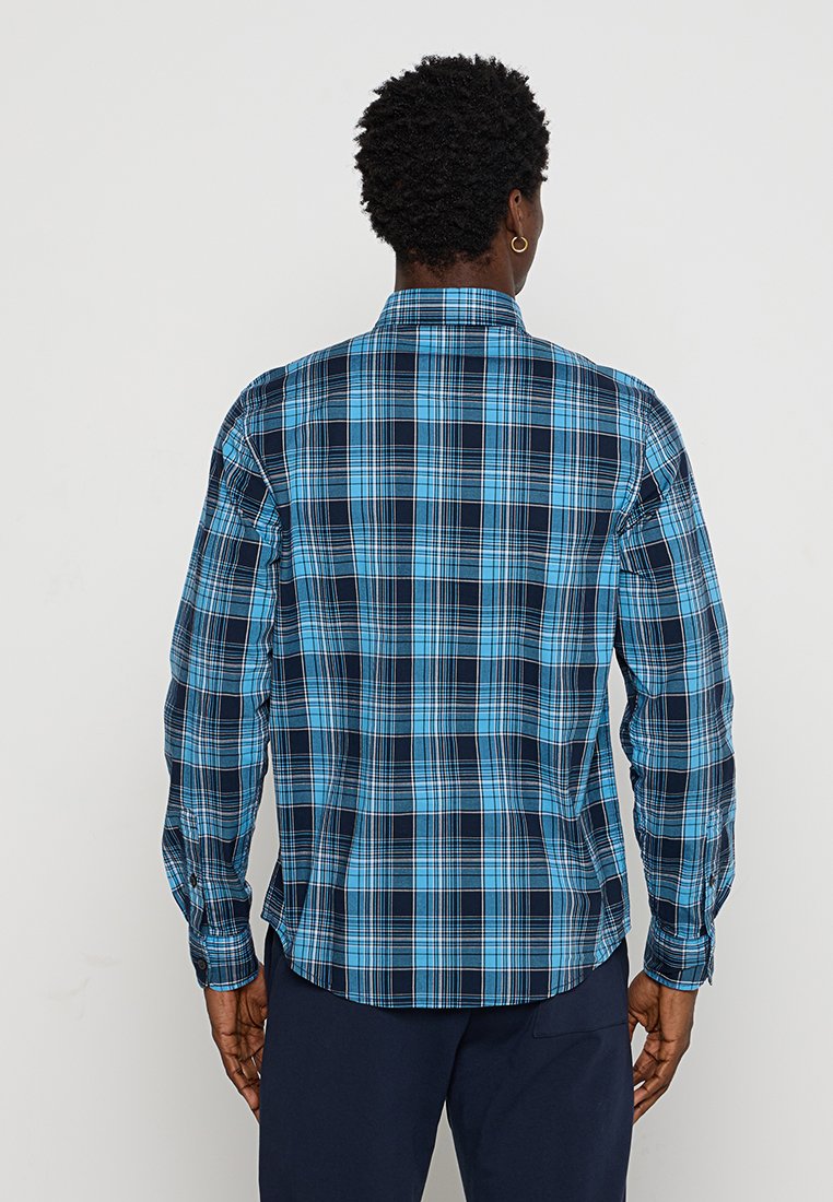 Lee REGULAR