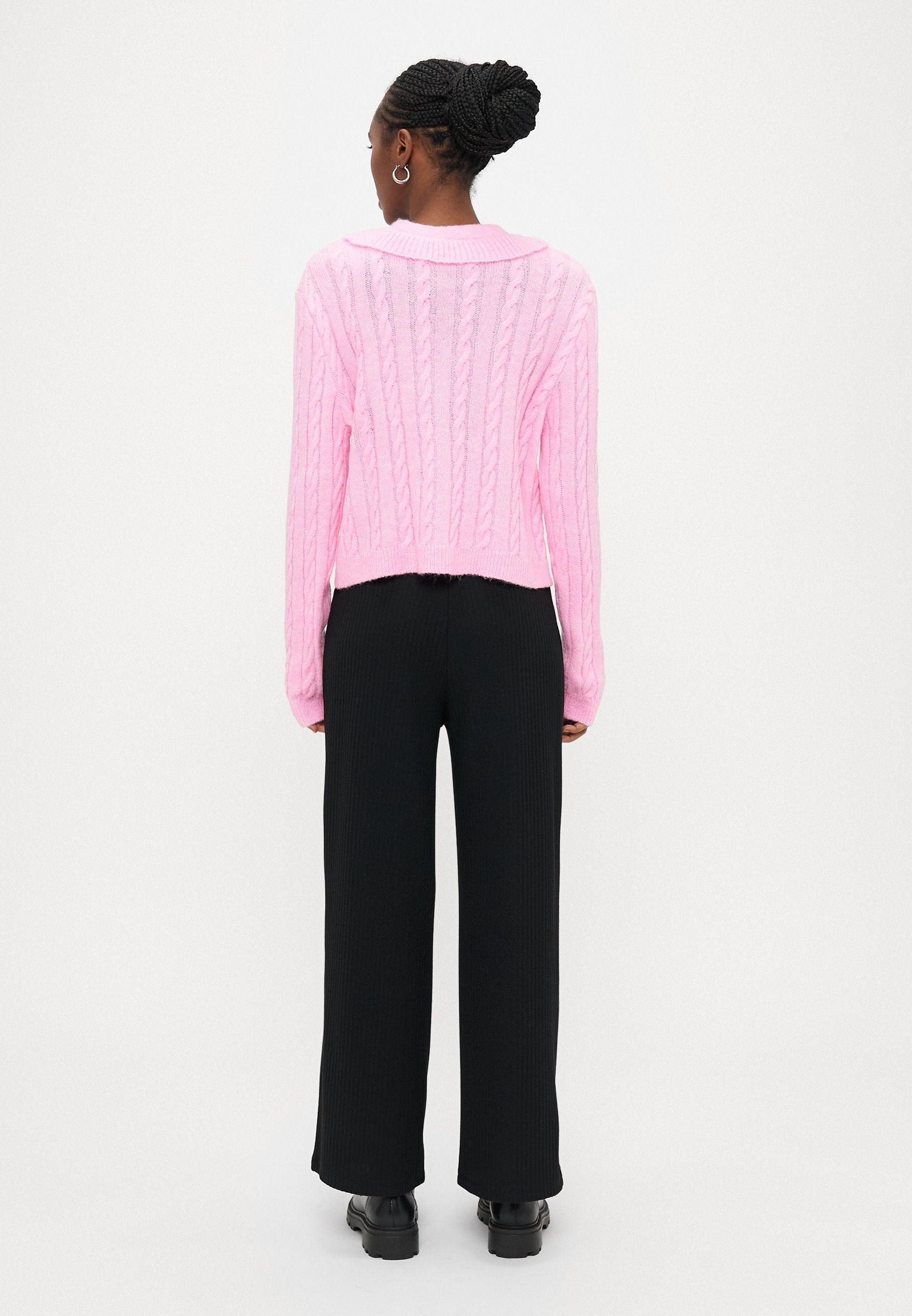 ONLVIRA V NECK BUTTON Media 4