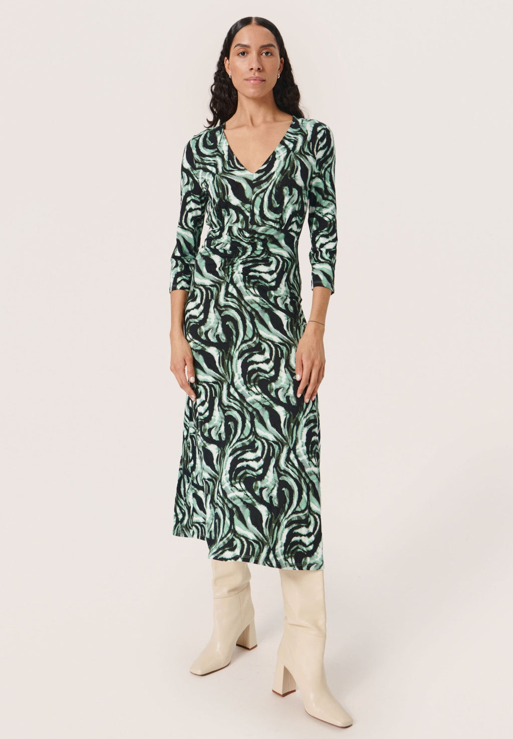 Soaked in Luxury HANADI PRINTED V-NECK
