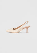 Beiger Slingback-Pumps mit spitzer Zehe, strukturierter Oberfläche aus Kunstschlangenhaut und einem schlanken, mittelhohen Absatz mit verstellbarer Schnalle.