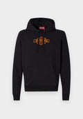 Schwarzer Hoodie mit einer vorderen Kängurutasche, Kapuze mit Kordelzug und einem orangefarbenen Grafiklogo auf der Brust. Weiches Mischmaterial aus Baumwolle.