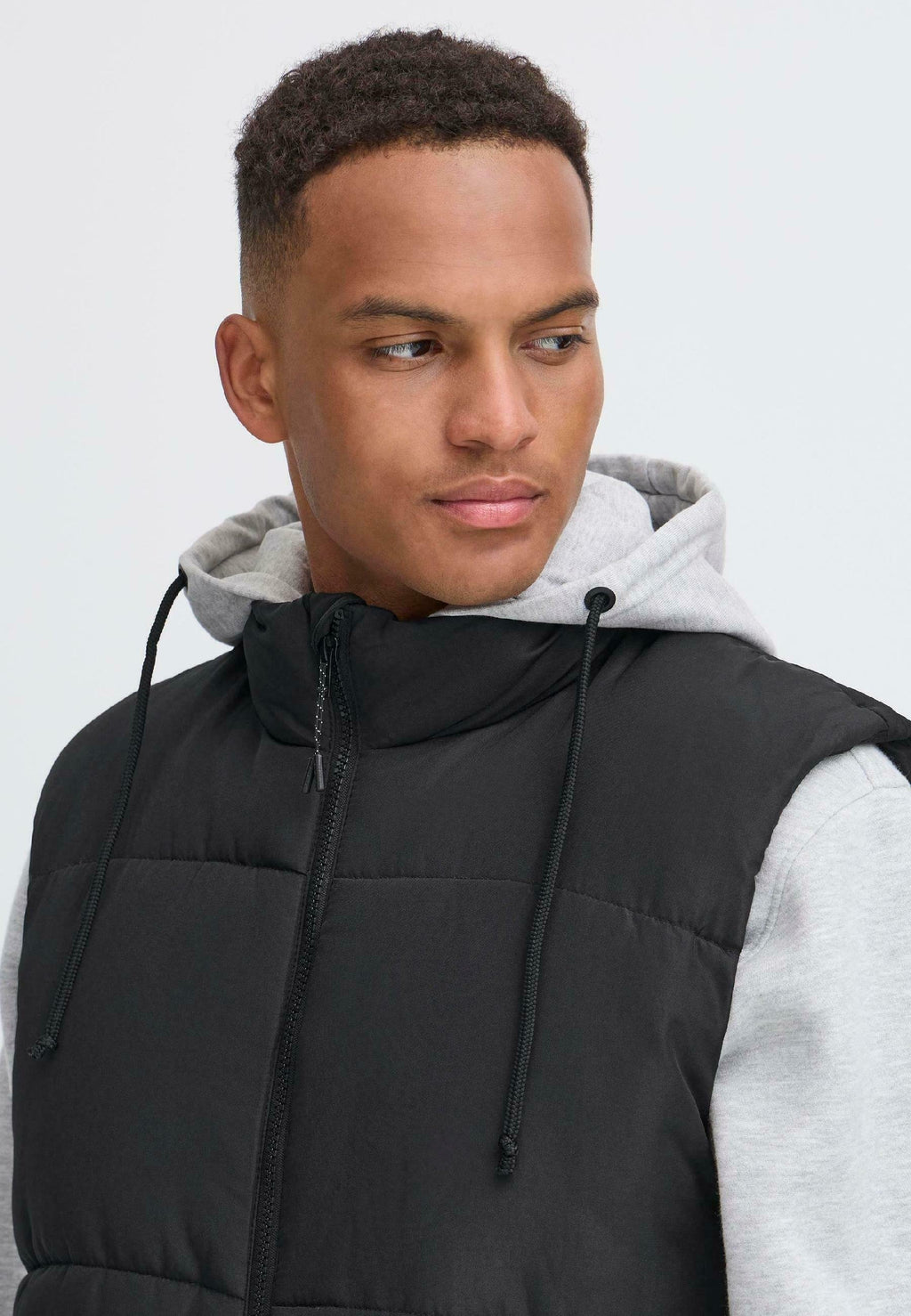 BHELWIN HOODED Media 5