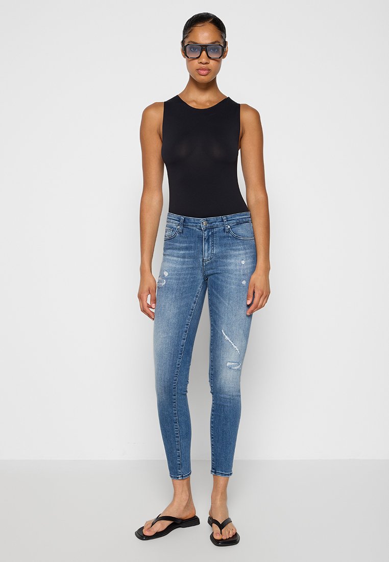 SKINNY FIT Media 2