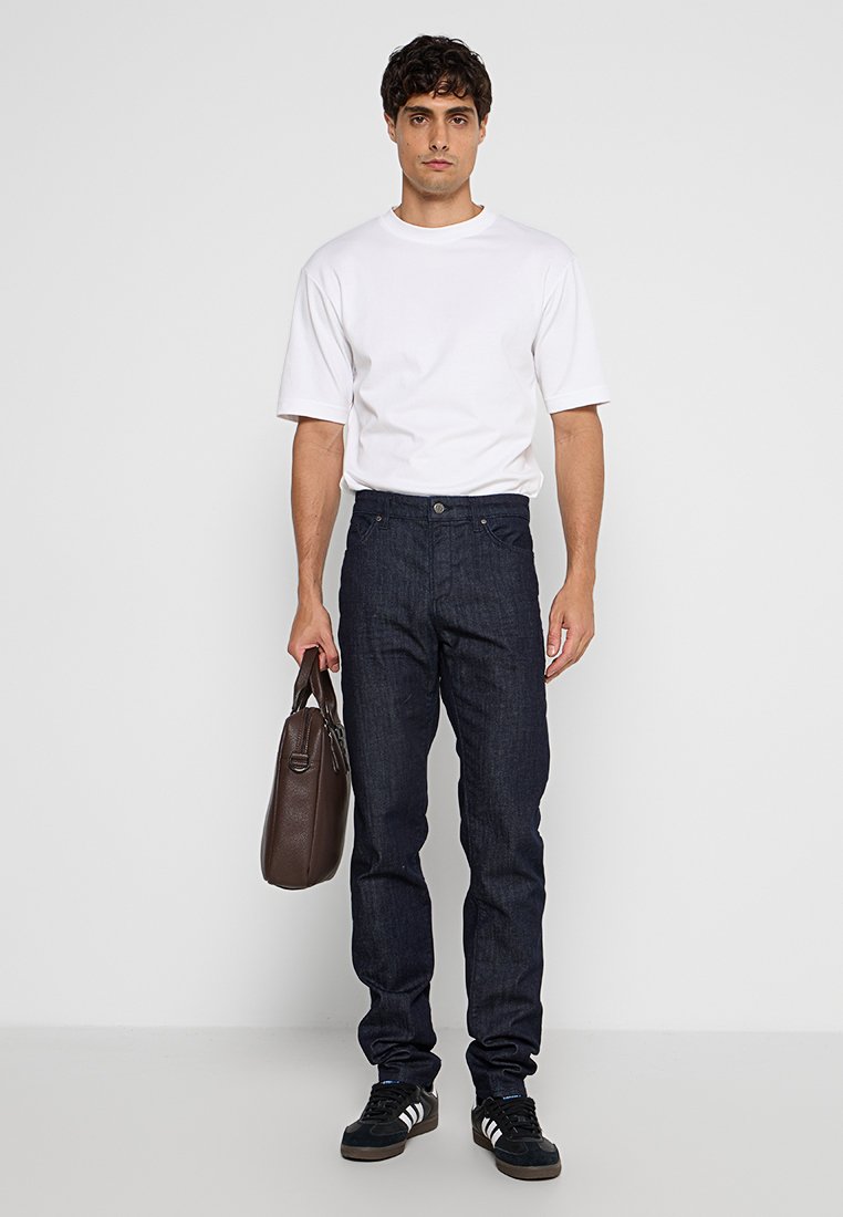 BOSS SLIM FIT
