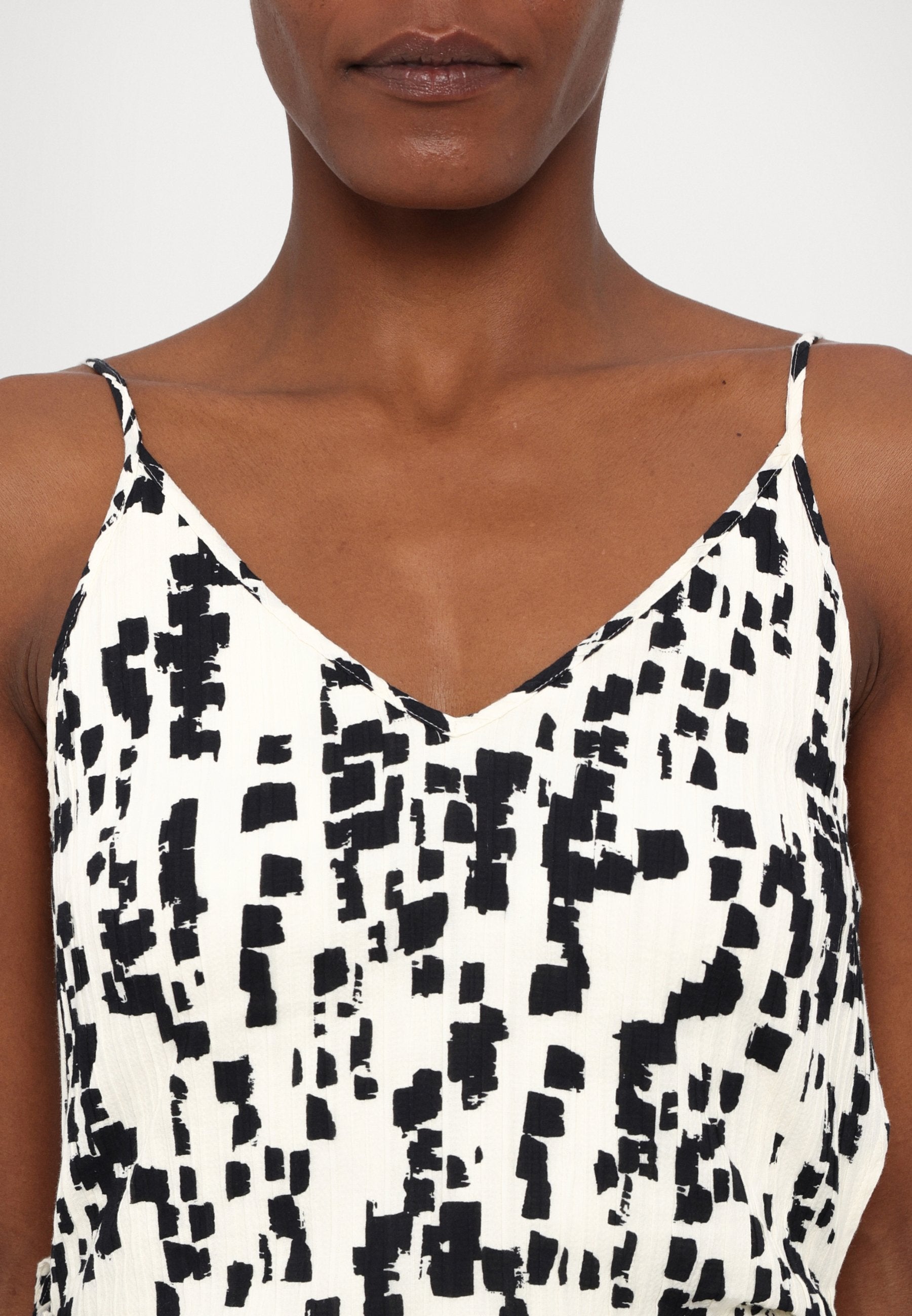 CLOSED WRAP DRESS