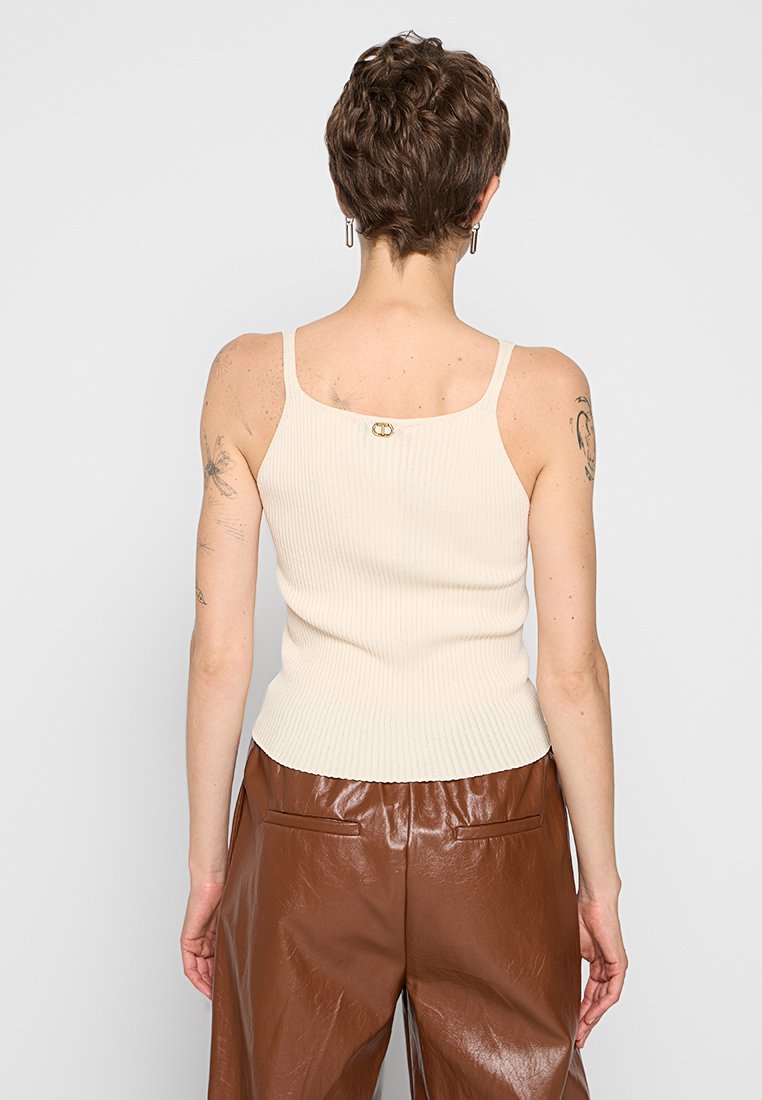 TWINSET