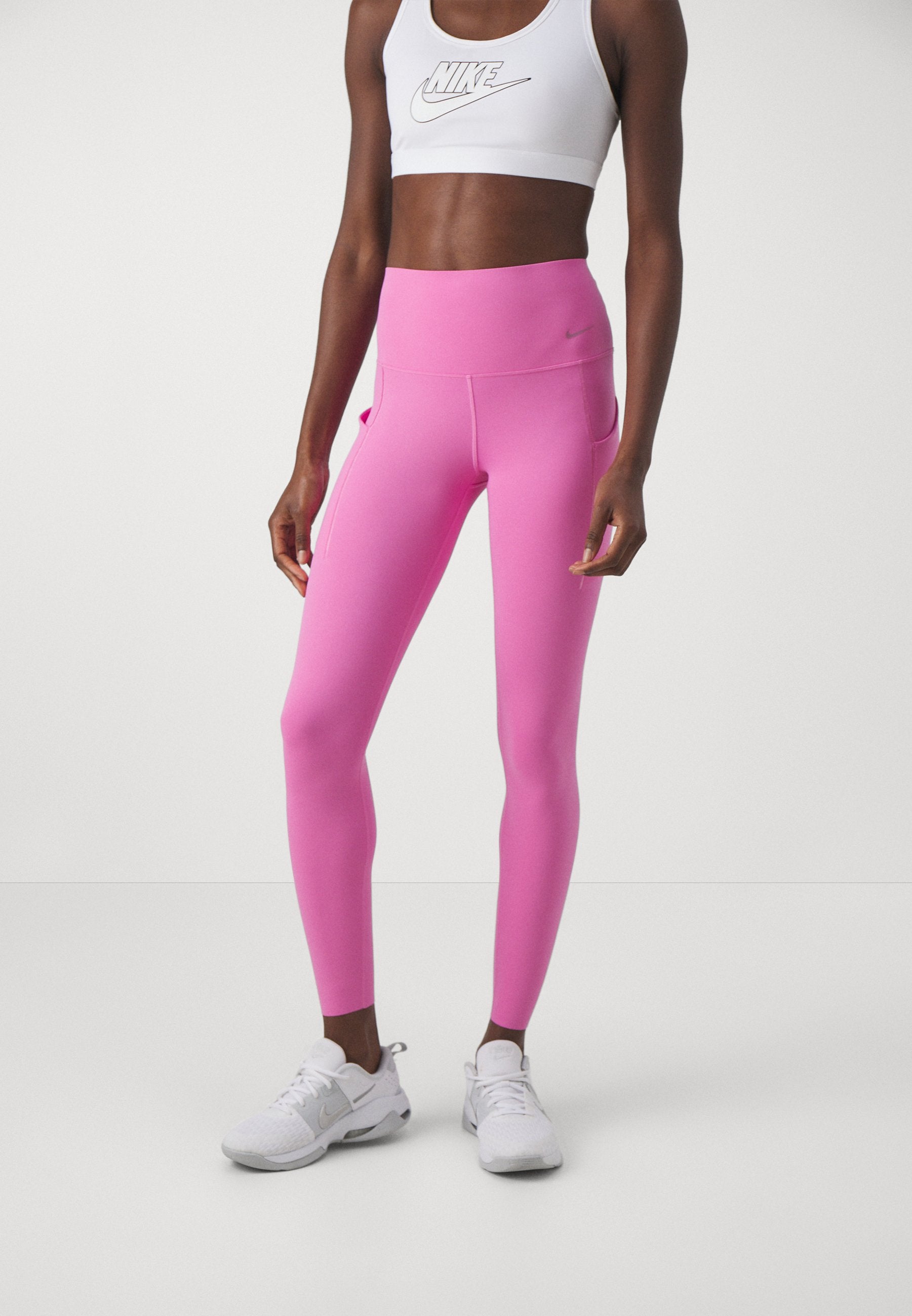 Nike Performance UNIVERSA