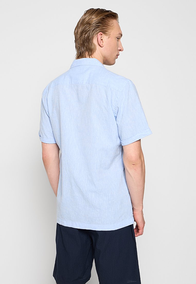 REGULAR FIT Media 2