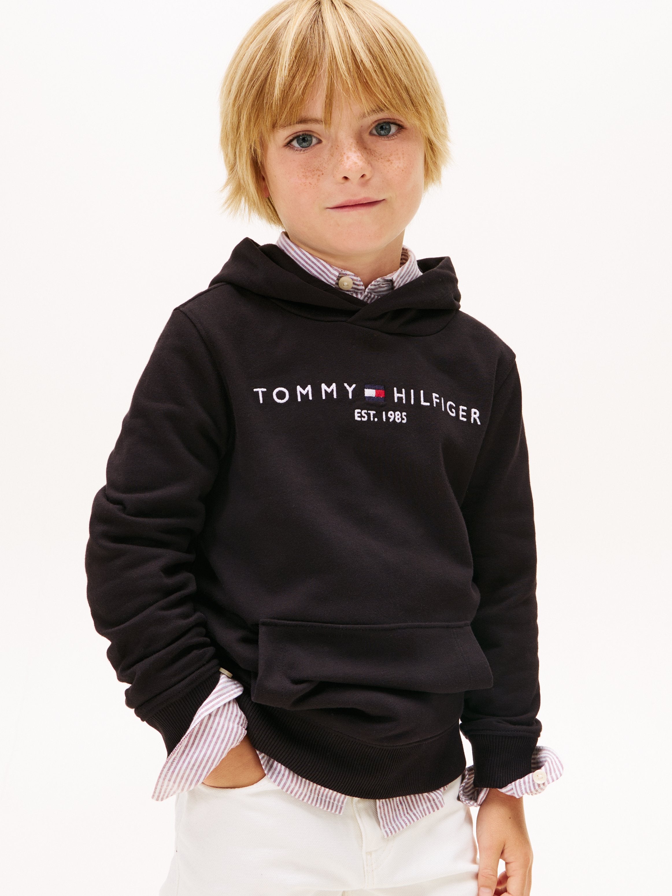 ESSENTIAL HOODIE UNISEX Media 3