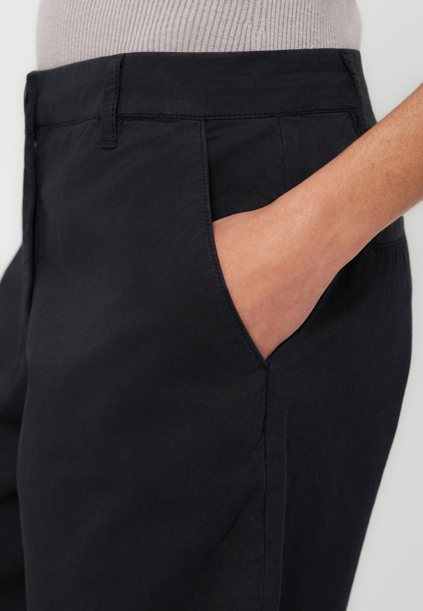 PANTALONI Media 4
