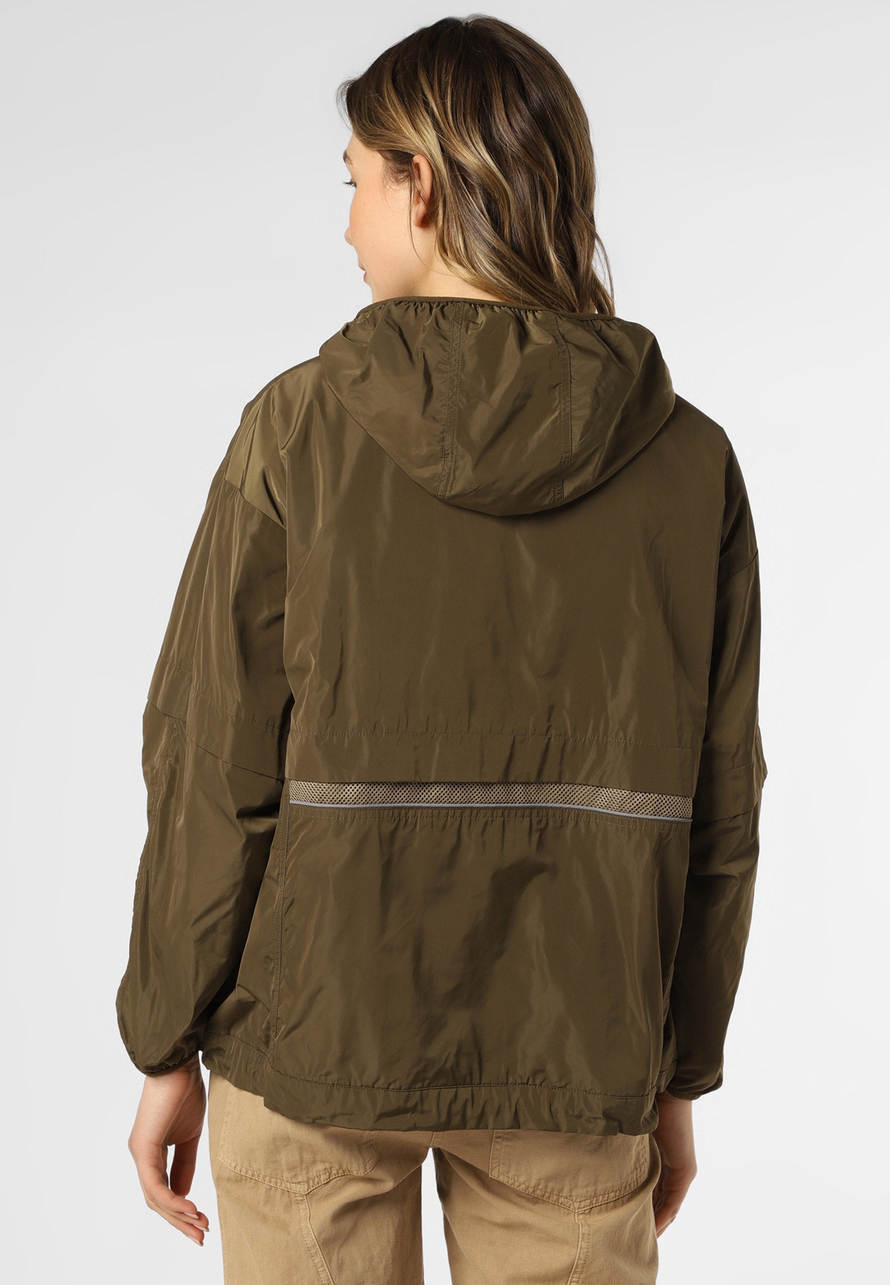 comma Parka Media 3