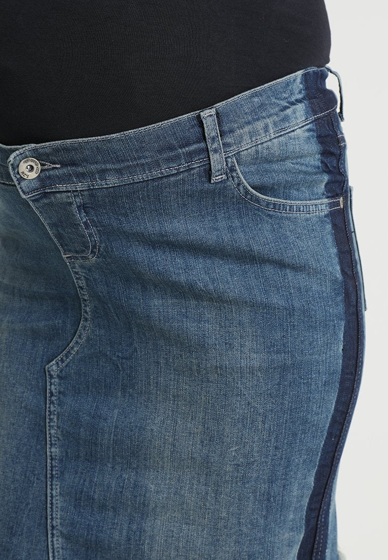 LOVE2WAIT SKIRT TAPE