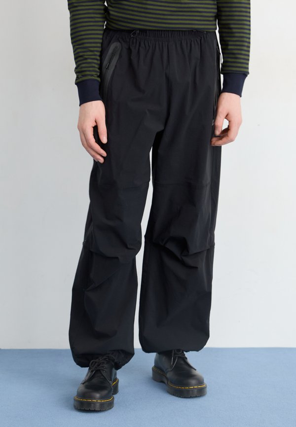 Nike Sportswear Tracksuit bottoms - black