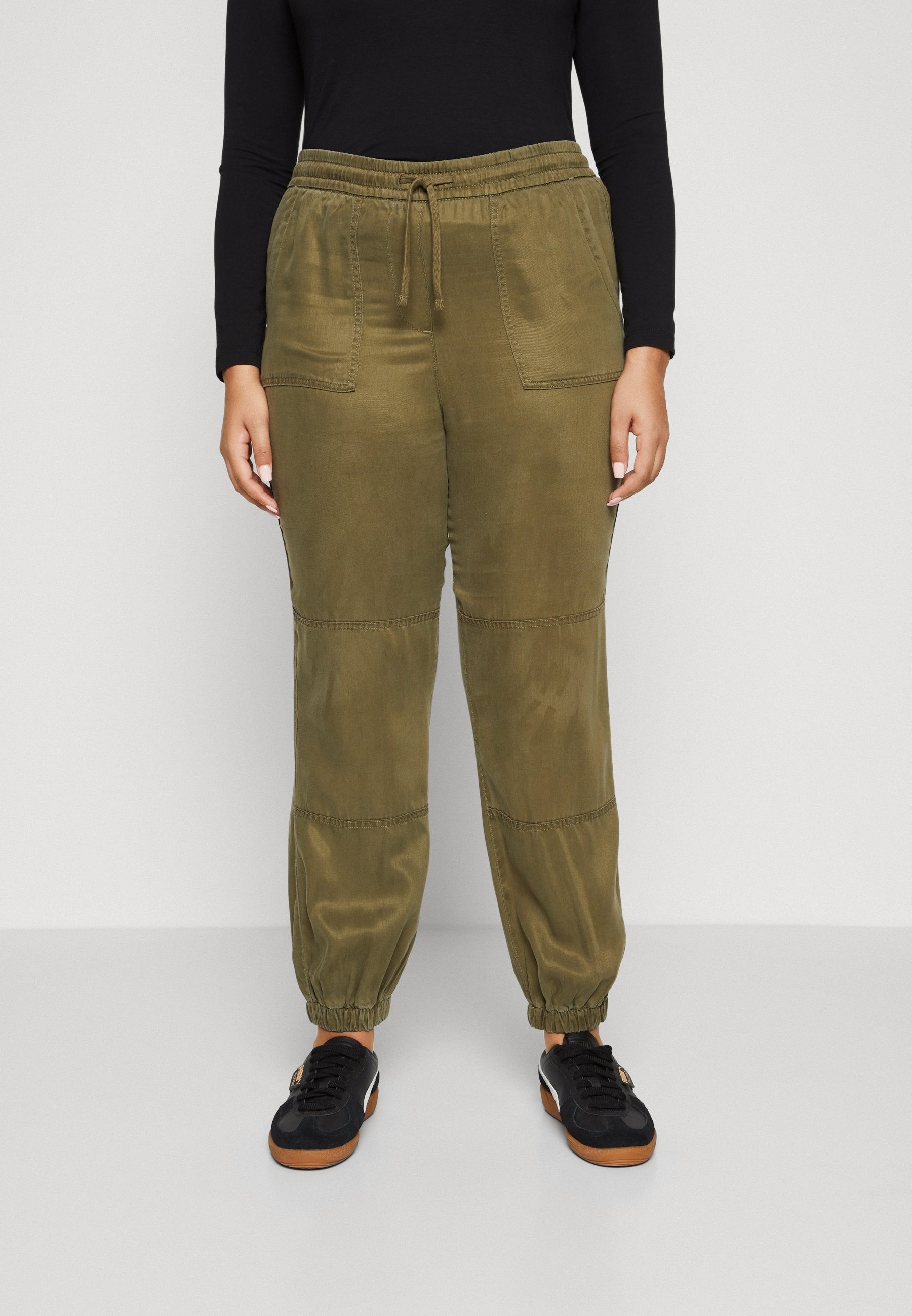 CARKENYA PANTS  Media 3
